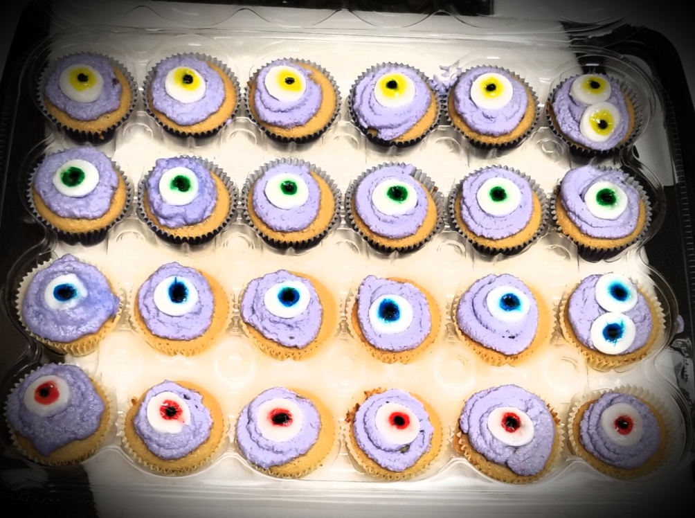 Eyeball cupcakes!