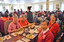 Seniors eating lunch